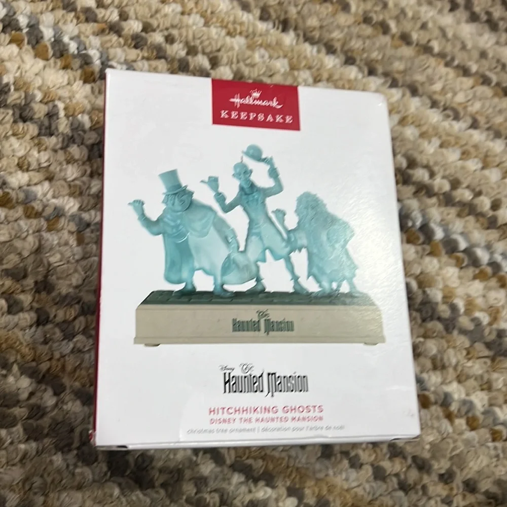 the haunted mansion hitchhiking ghost hallmark ornament - Picture 2 of 3